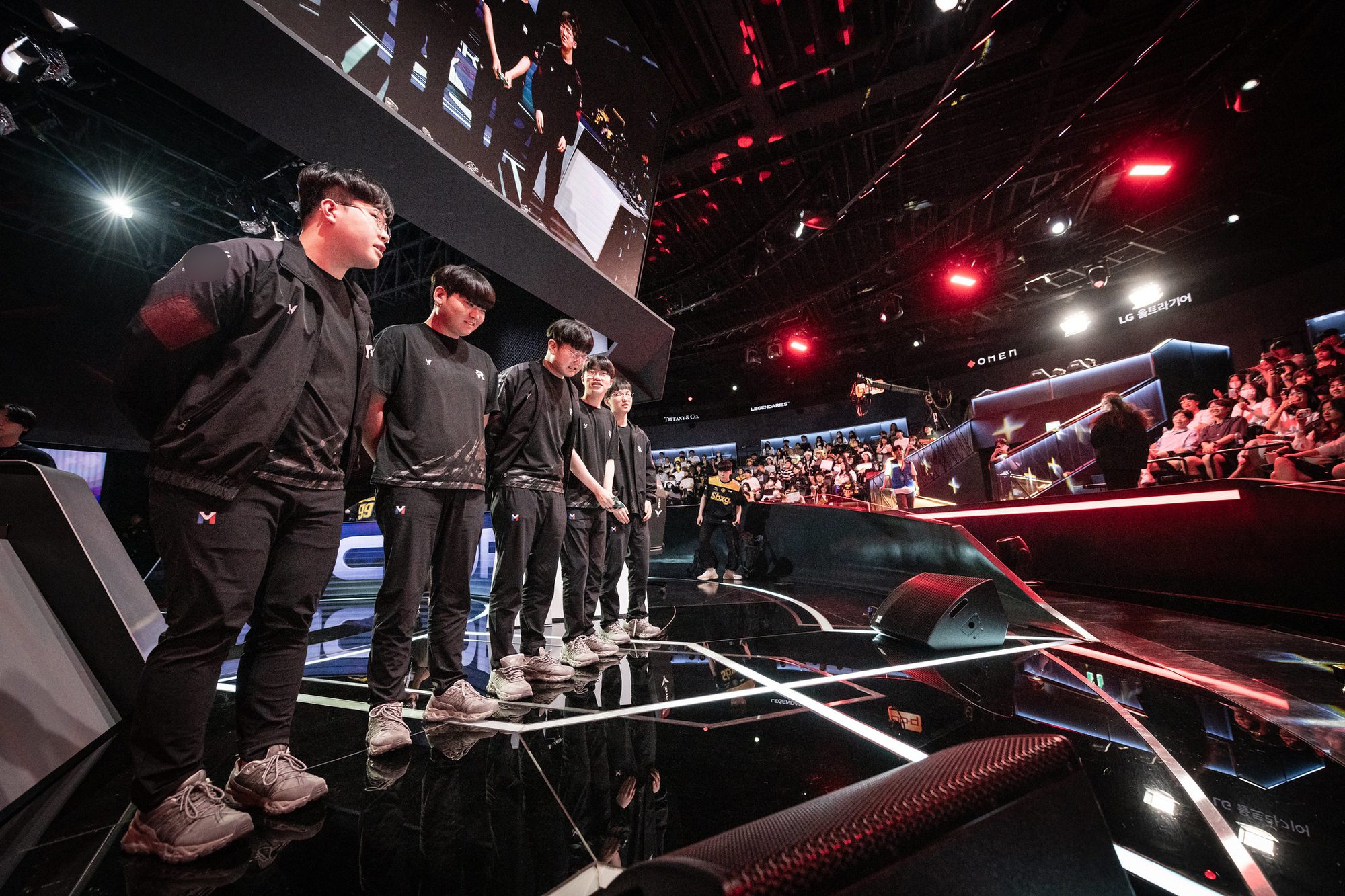They were even confident enough to replace the entire LCK CL lineup to play game 2 against LSB