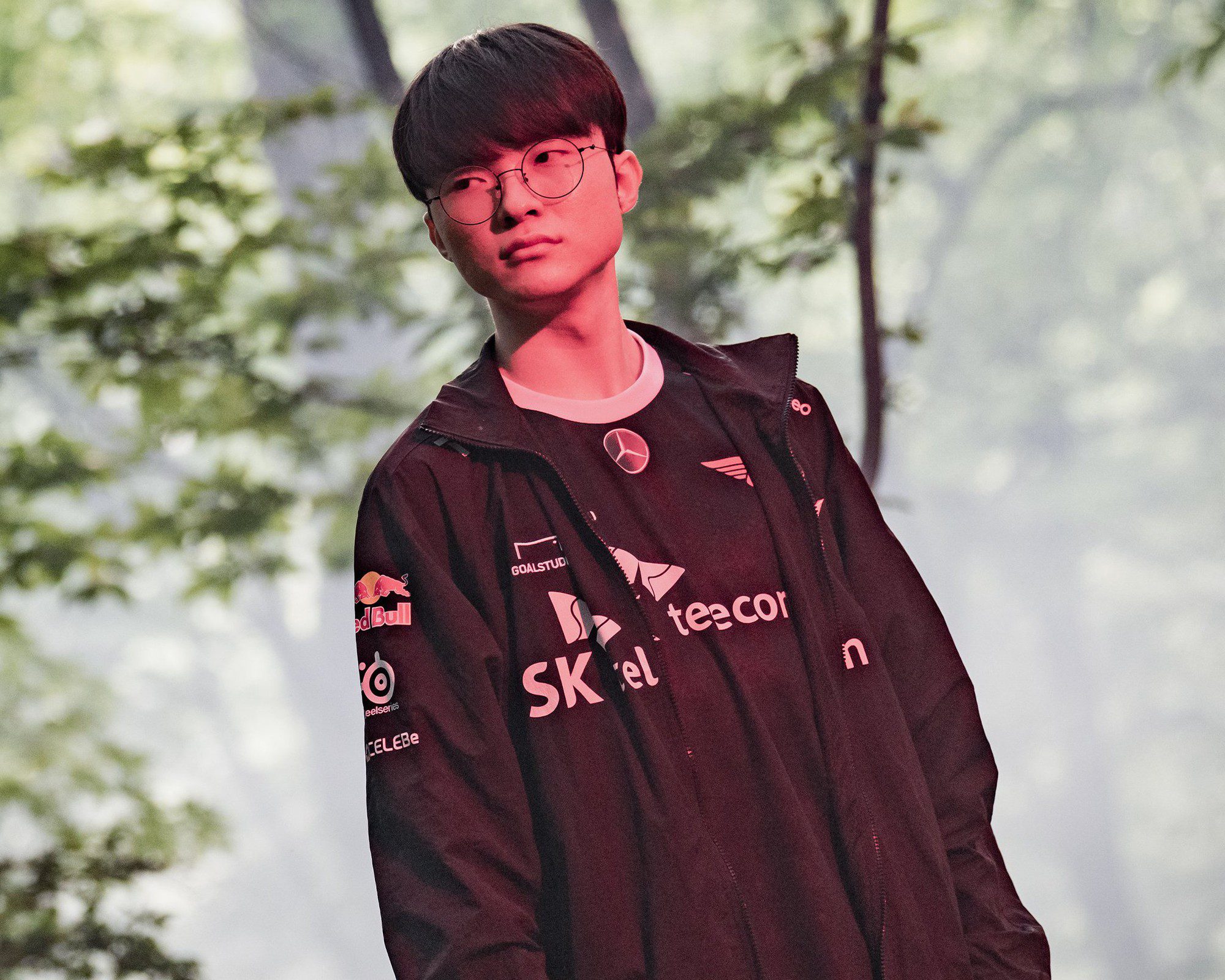 Faker has continuously had to use Azir and when this champion is banned, he is somewhat neutralized