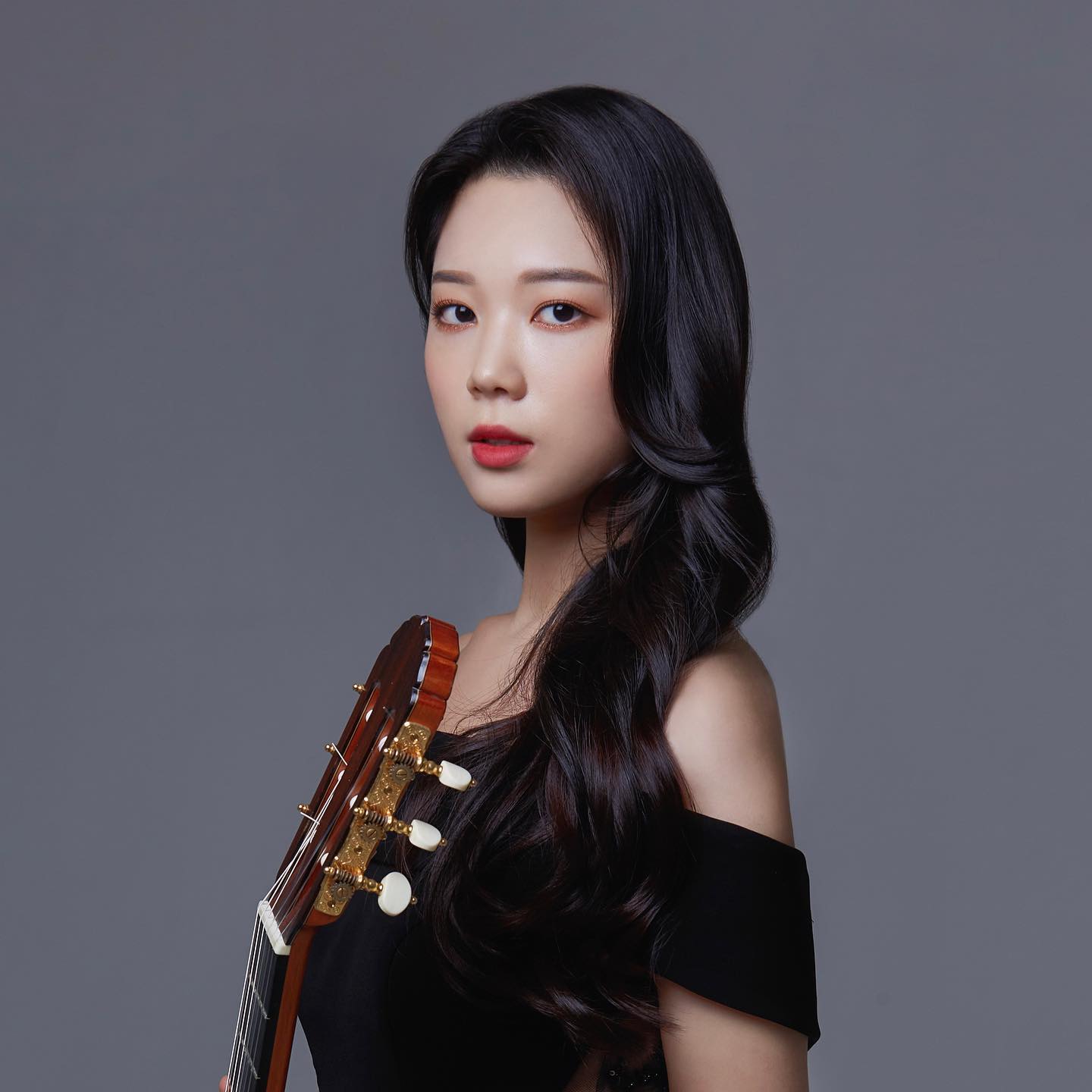 Gumayusi's sister is a guitar artist and very beautiful