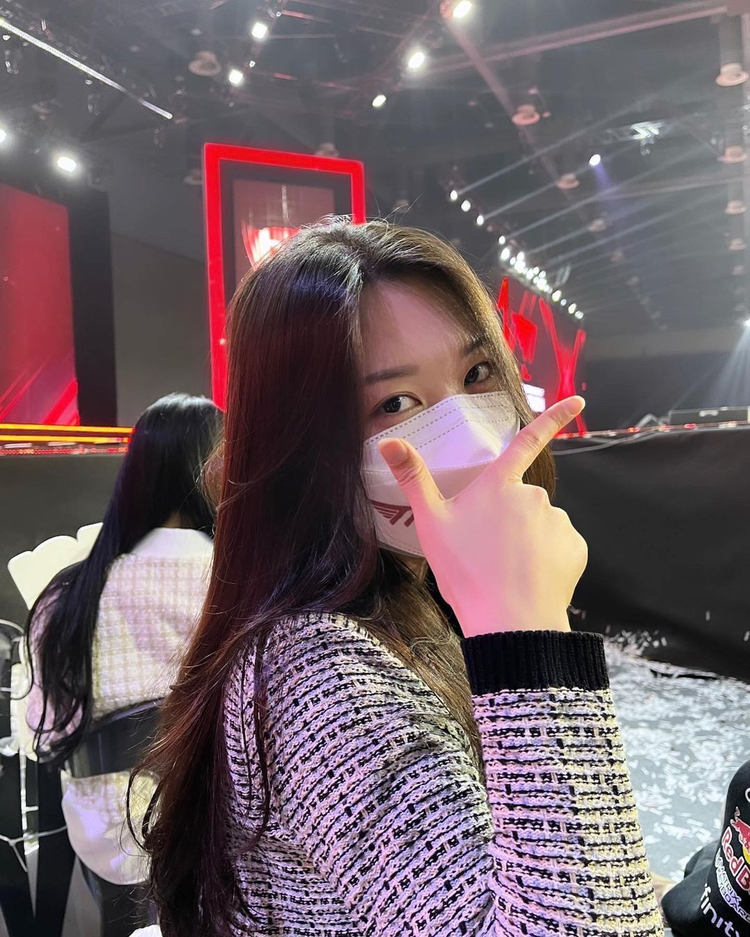 Gumayusi's sister attended LoL Park to support T1 during the LCK Spring 2022 finals
