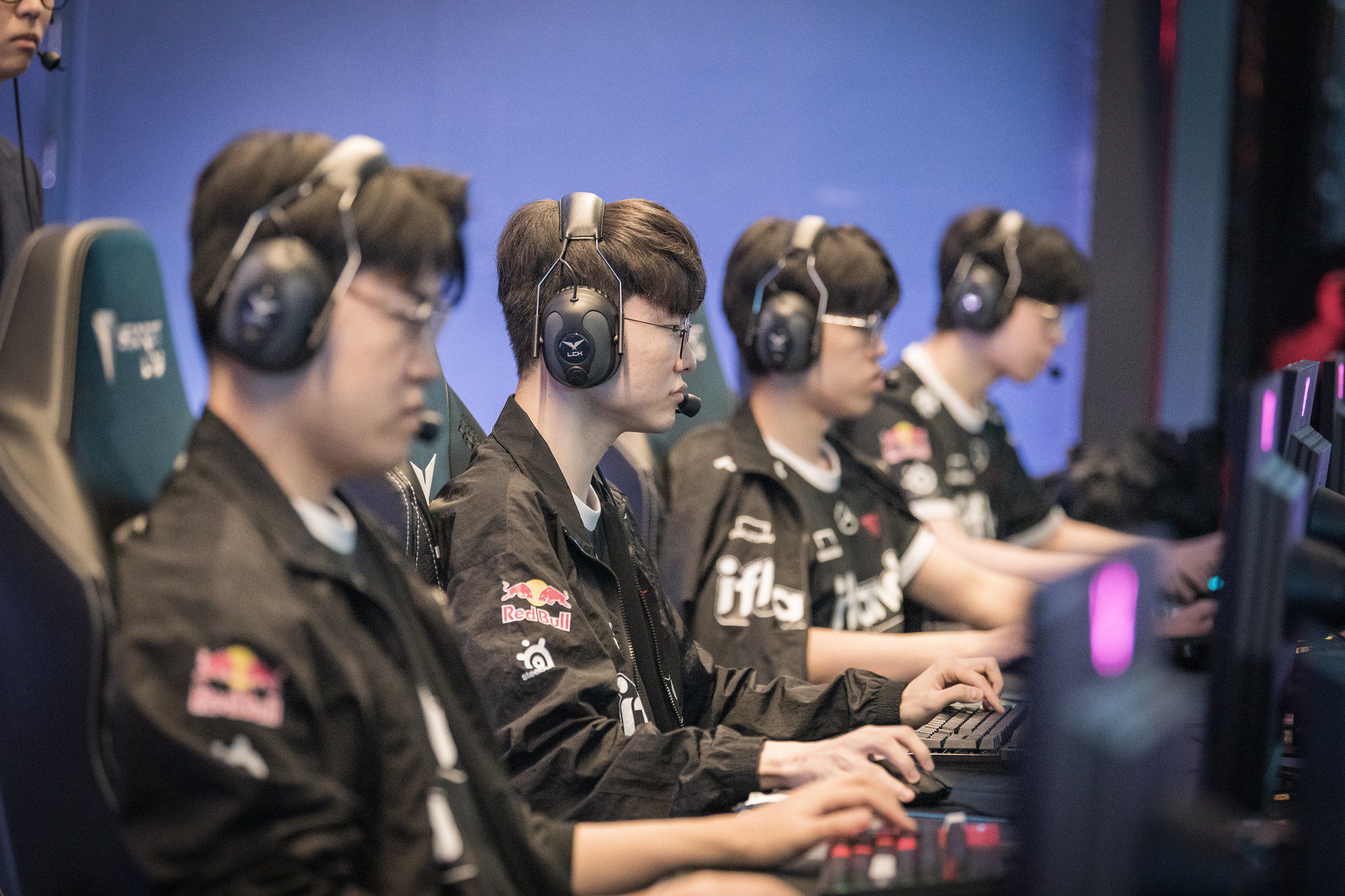 T1 enters a tough match against KT