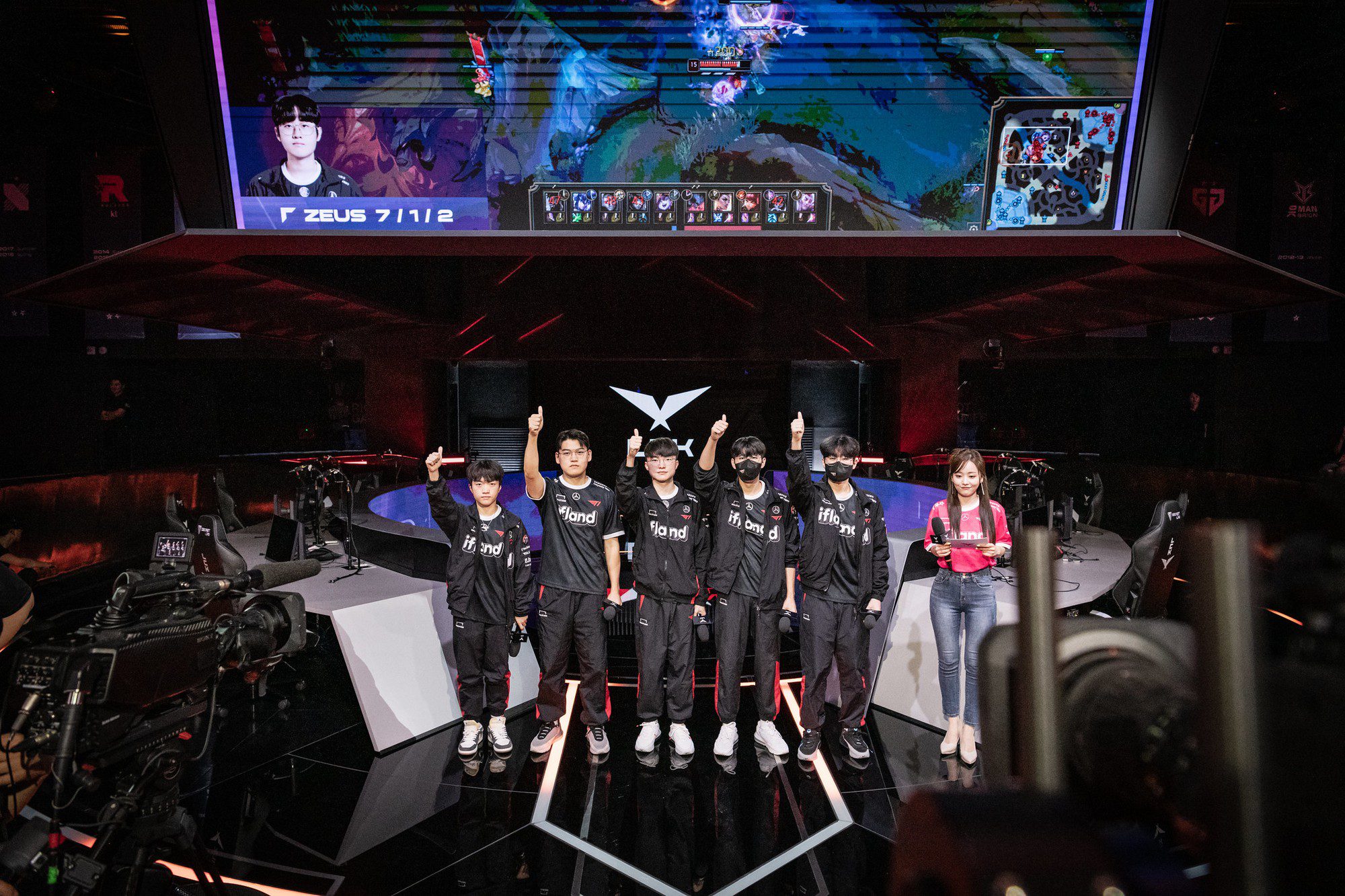 But this could also be a good opportunity for T1 to study and defeat a very strong opponent