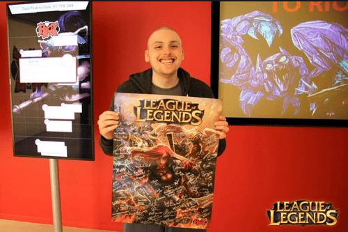 Joe was extremely happy to have the opportunity to visit Riot Games headquarters