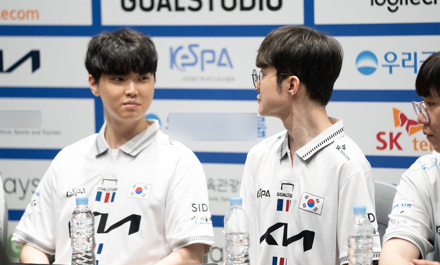 In two friendly matches, both players took turns competing