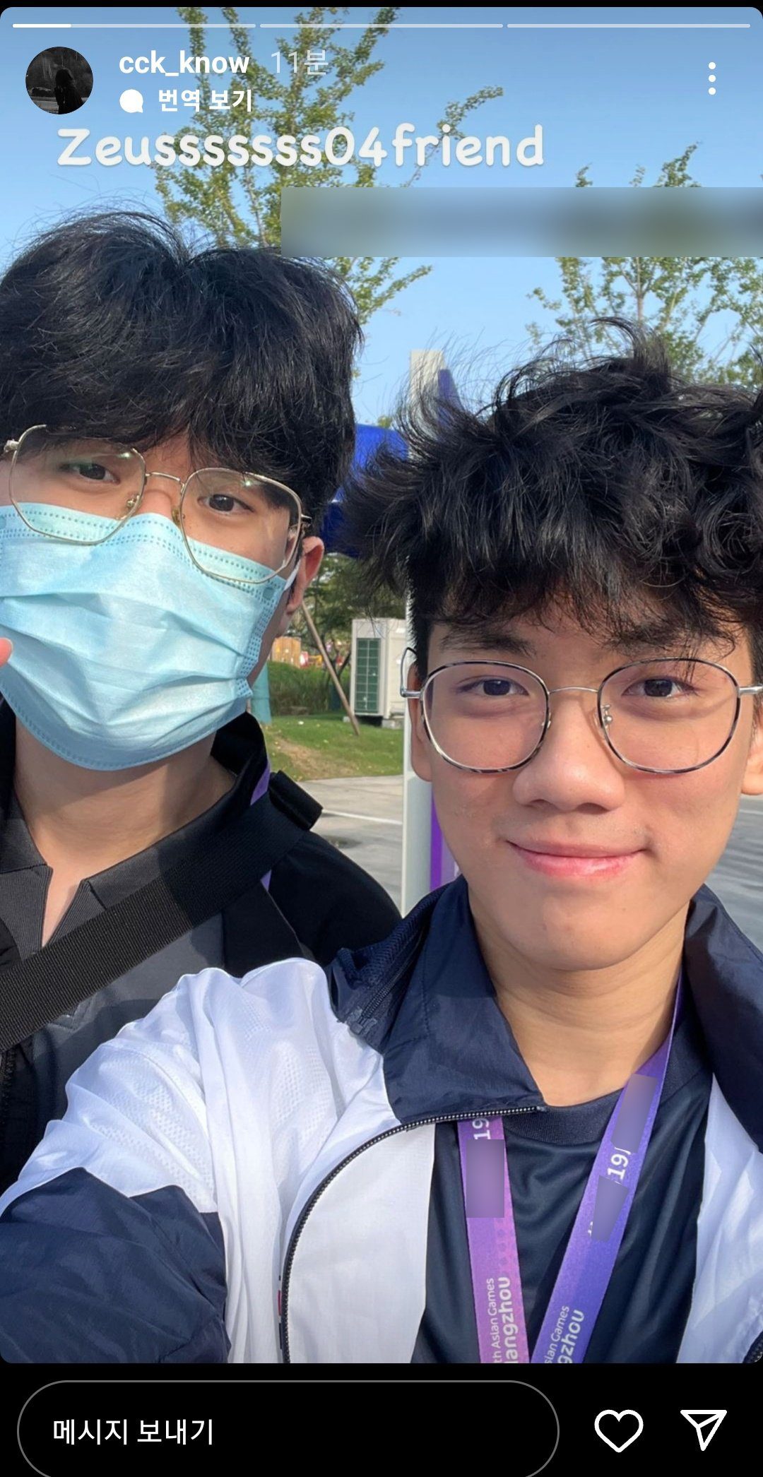 YSKM (right) is one of the two most famous players among the opponents of the Korean LoL team in the group stage