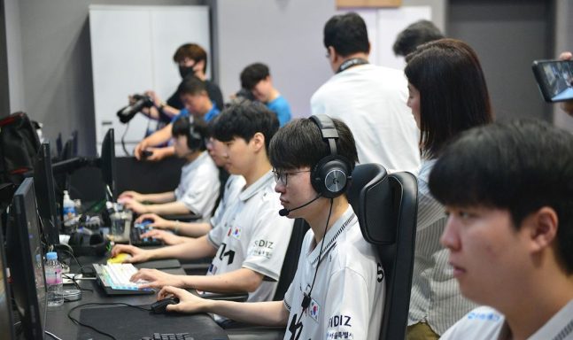 The players all show clear determination