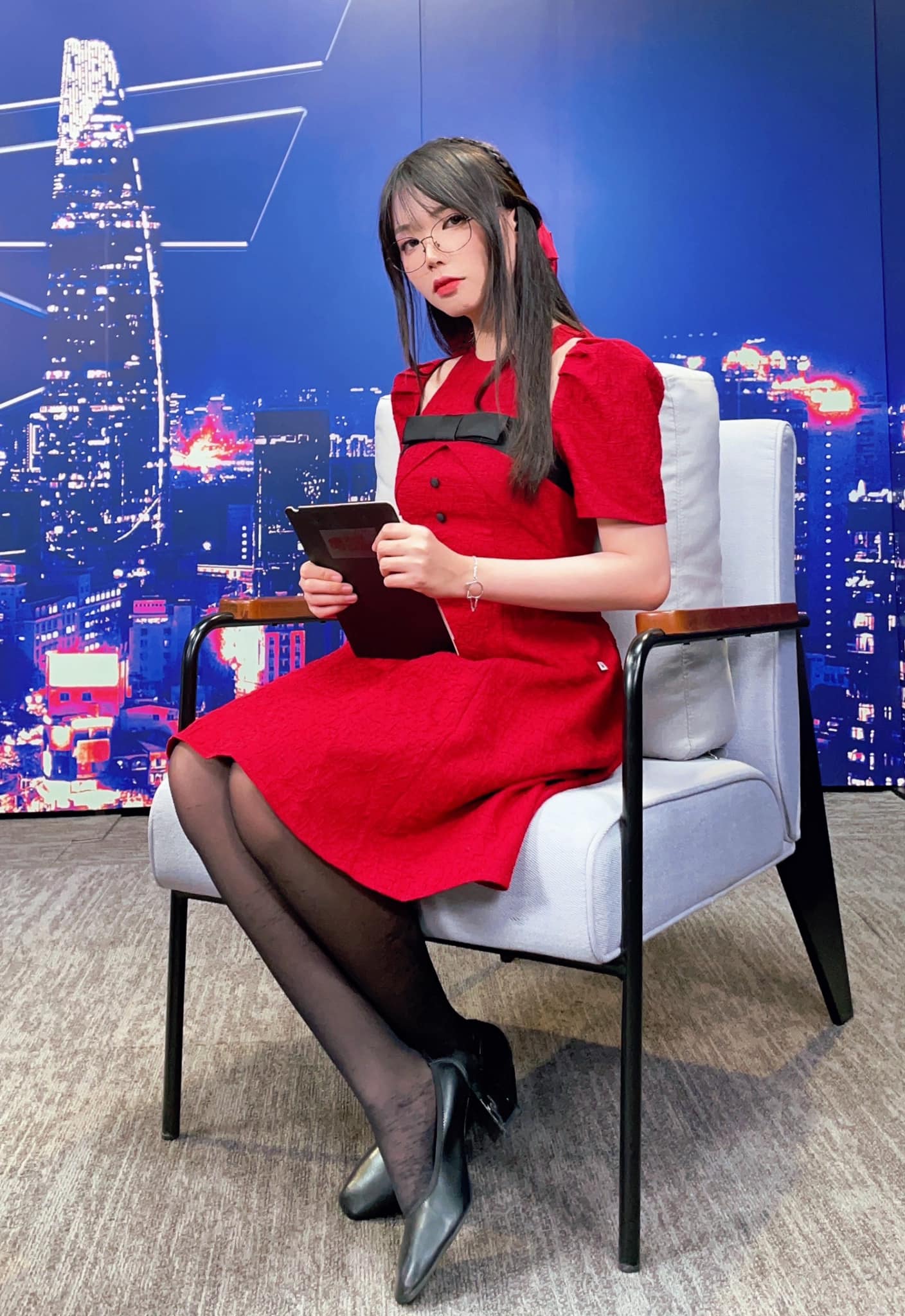 Previously, Remind often took on roles in interview talk shows surrounding the matches