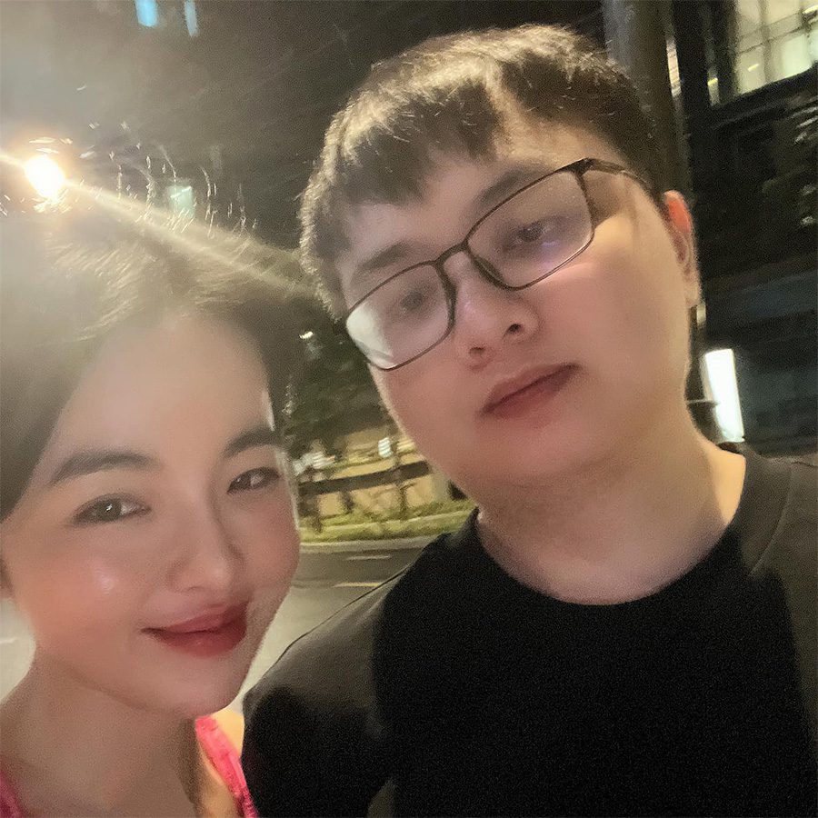 SofM and Lily often share affectionate photos