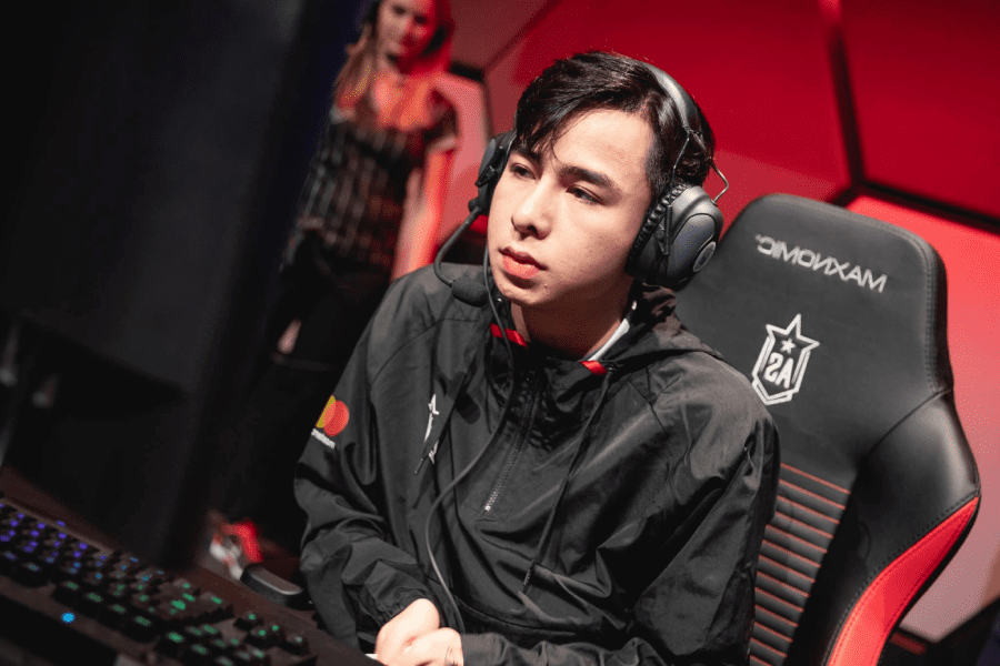 Zeros is surrounded by drama