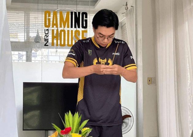 The former AD Carry hints that Coach JackieWind only has the role of... 'providing support'