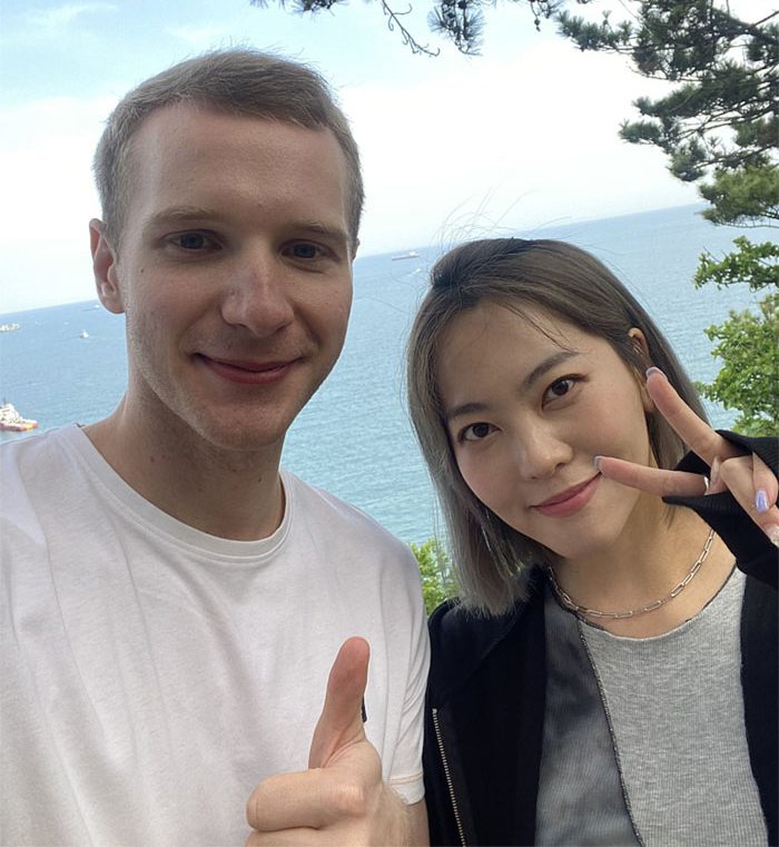 She is quite close with former G2 star - Jankos