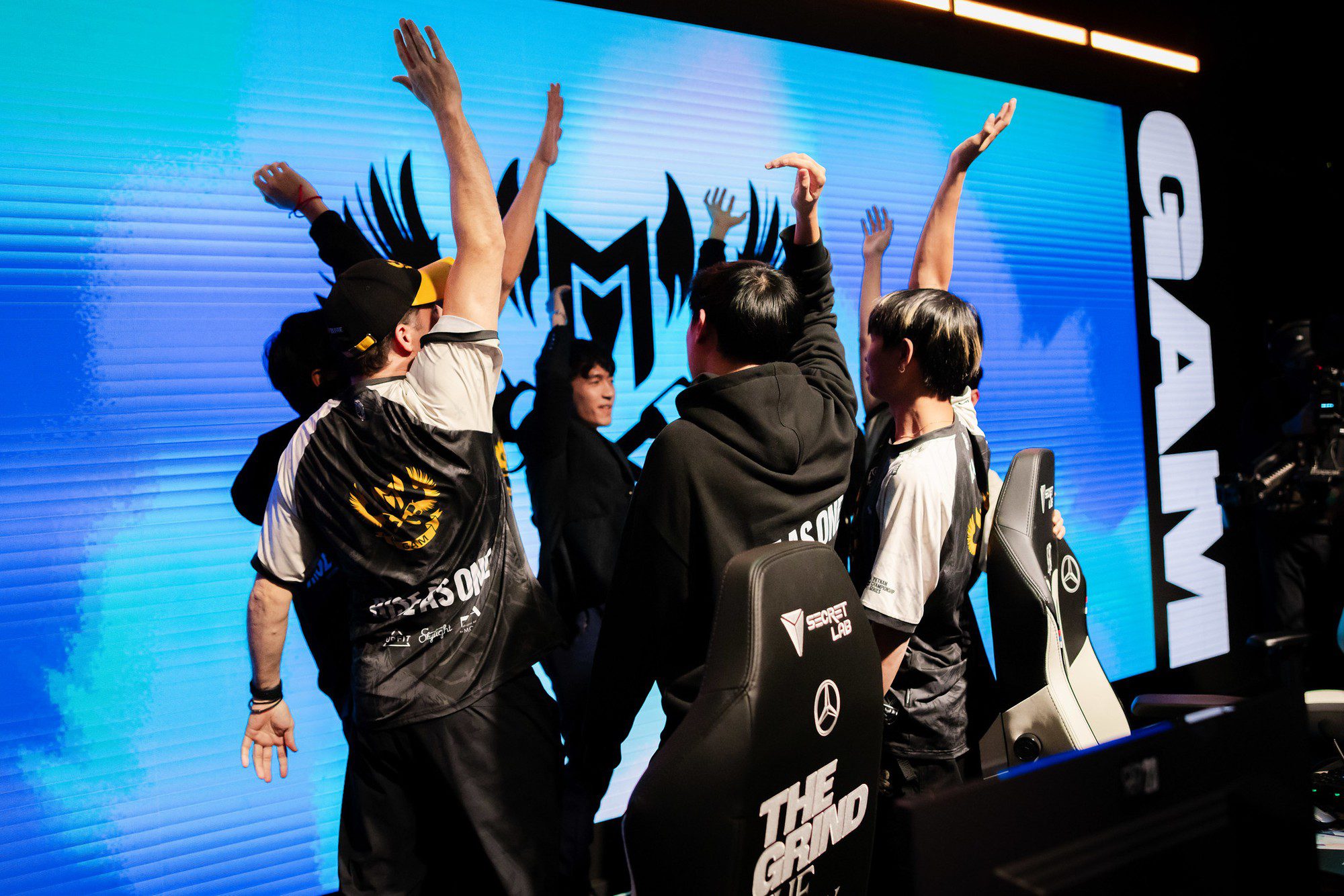 GAM is the first VCS team to defeat a Major team in a BO3 match at the World Championship Main Event