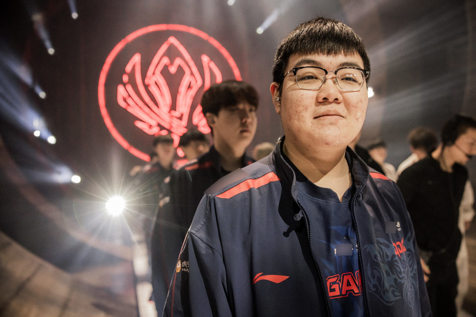But even with Kanavi's help, 369 couldn't fully defeat Zeus at Worlds 2022