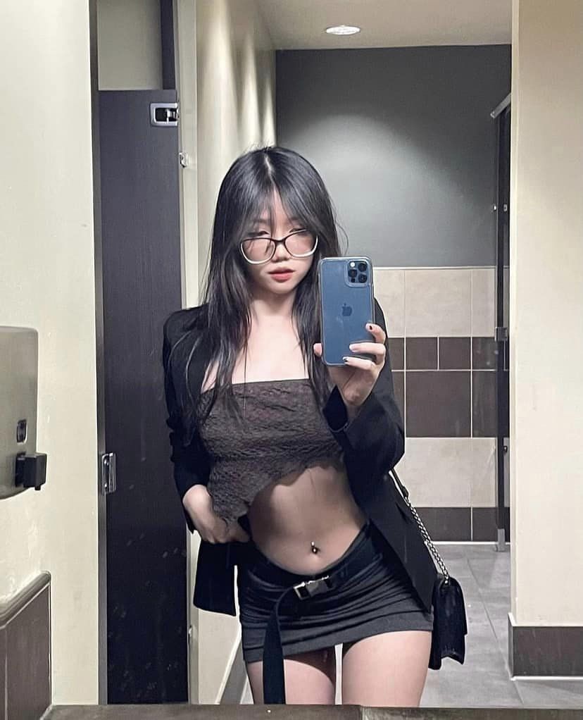 The hot girl closely resembles MC Remind