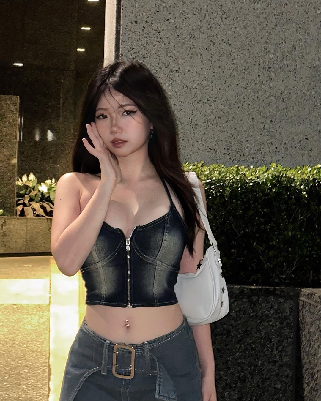 She pursues a sexy, alluring, and stylish style