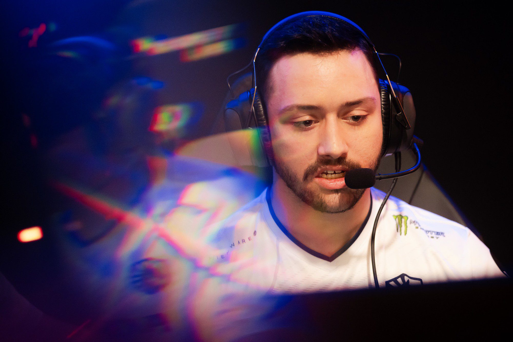 The cause comes from the poor performance of player APA from Team Liquid
