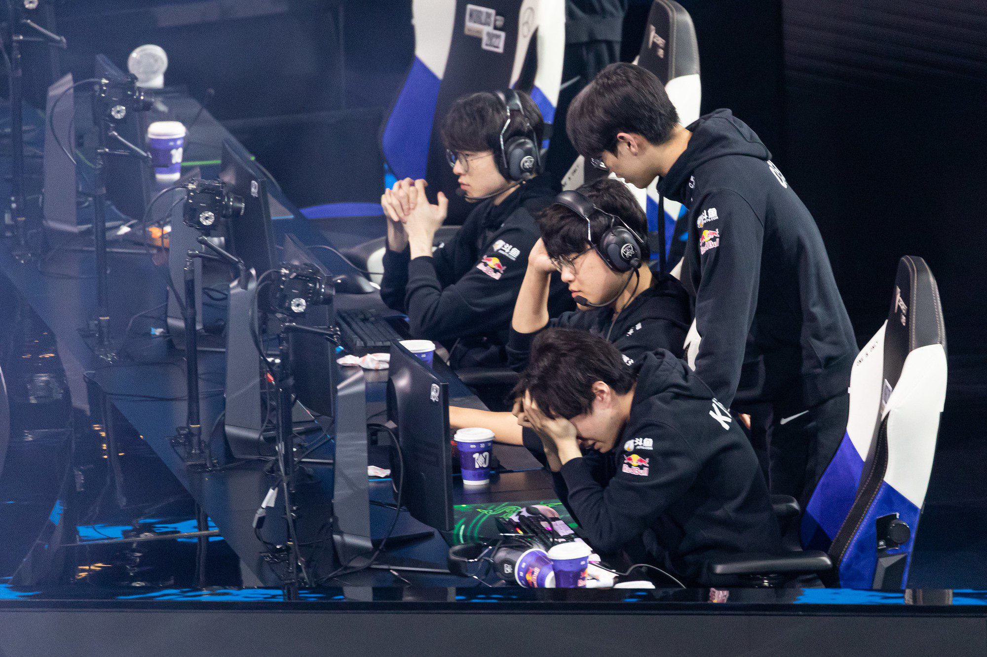 T1's defeat at Worlds 2022 against DRX