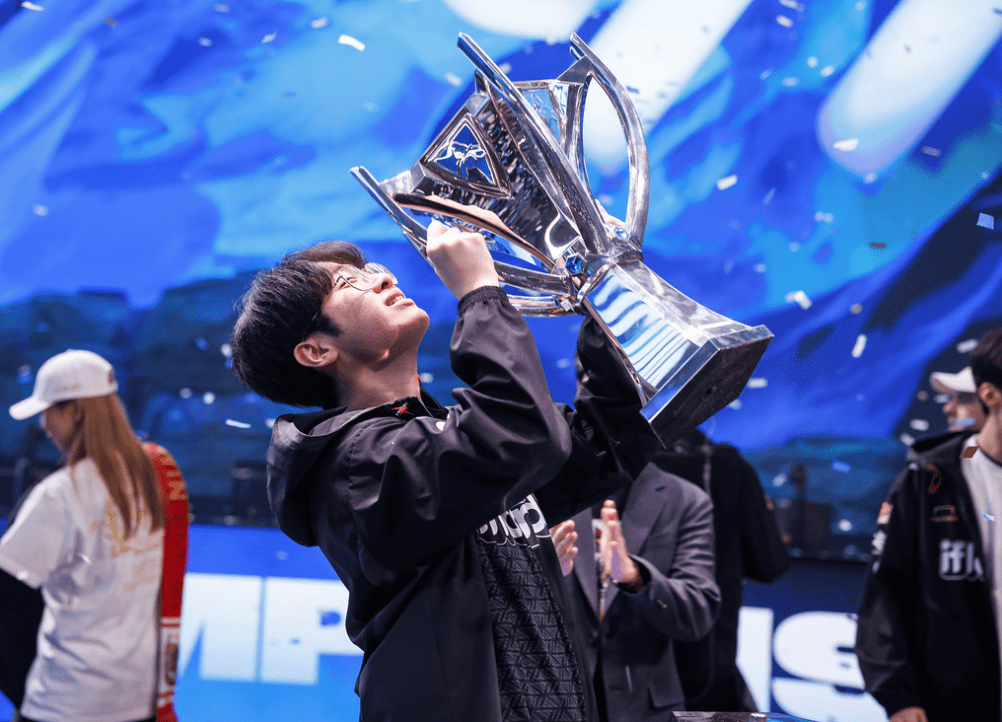 Zeus recently shared about the 'torture' of having to choose between Jayce and Yone
