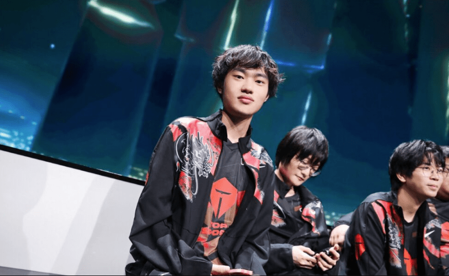 Knight and the TES roster were eliminated by GAM in the Group Stage of the 2022 World Championship