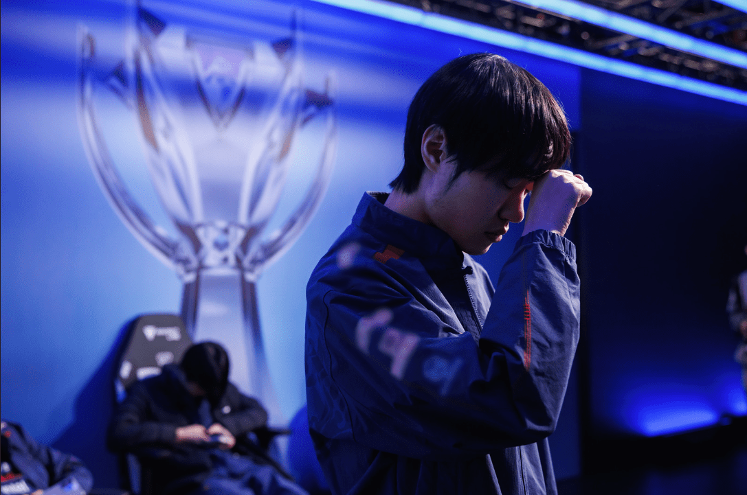 The biggest star of the 'new generation' LPL - Knight frequently fails at the World Championship