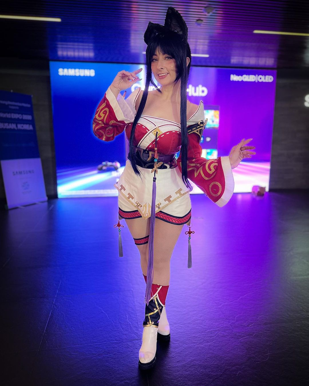 She has many cosplay photos of famous League of Legends champions