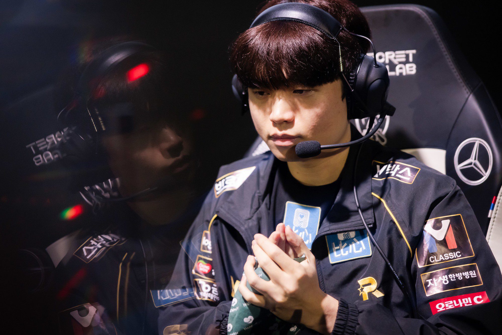 Bdd is the player who frequently buys the Stasis Clock