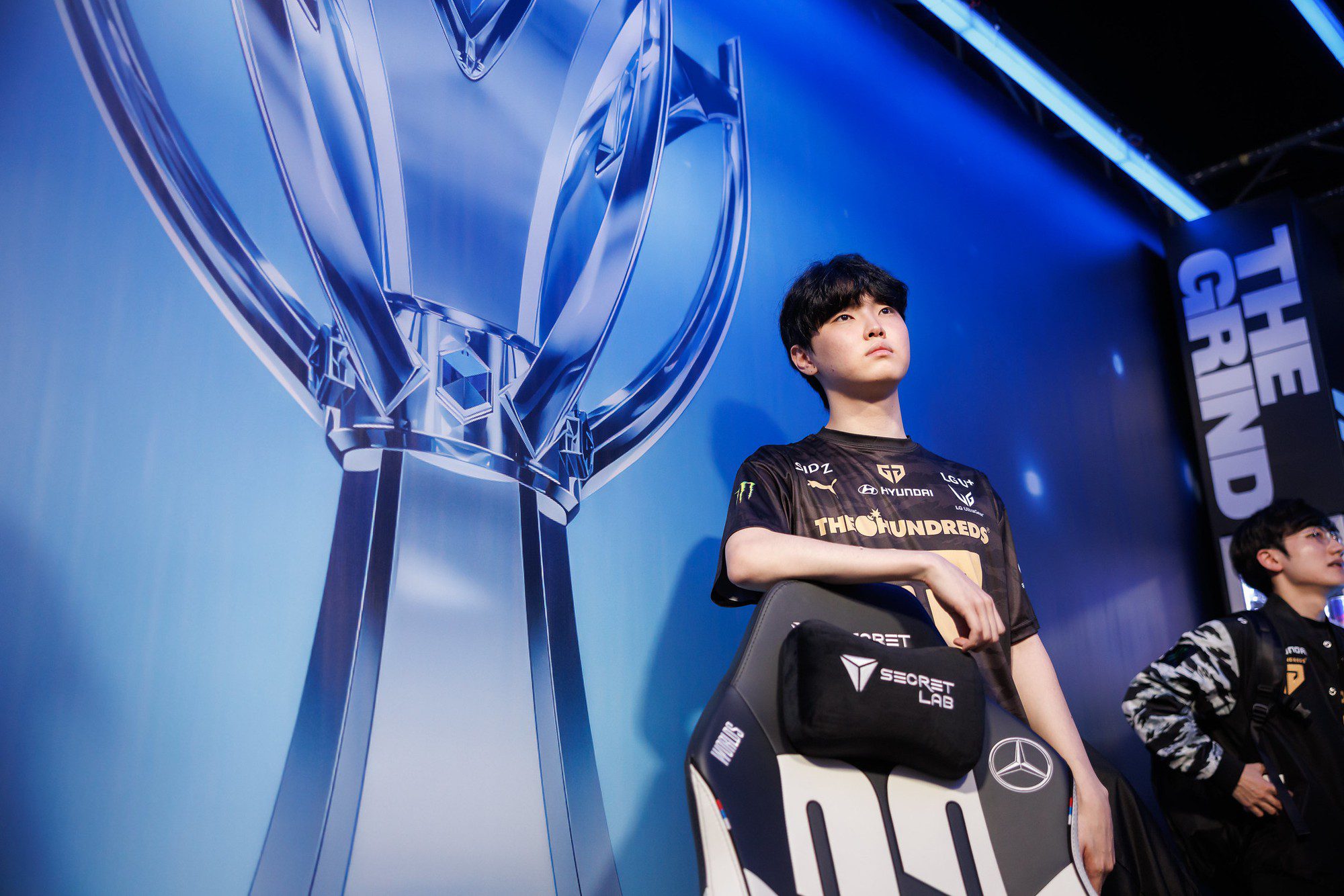 They continue to extend their disappointing record against LPL teams