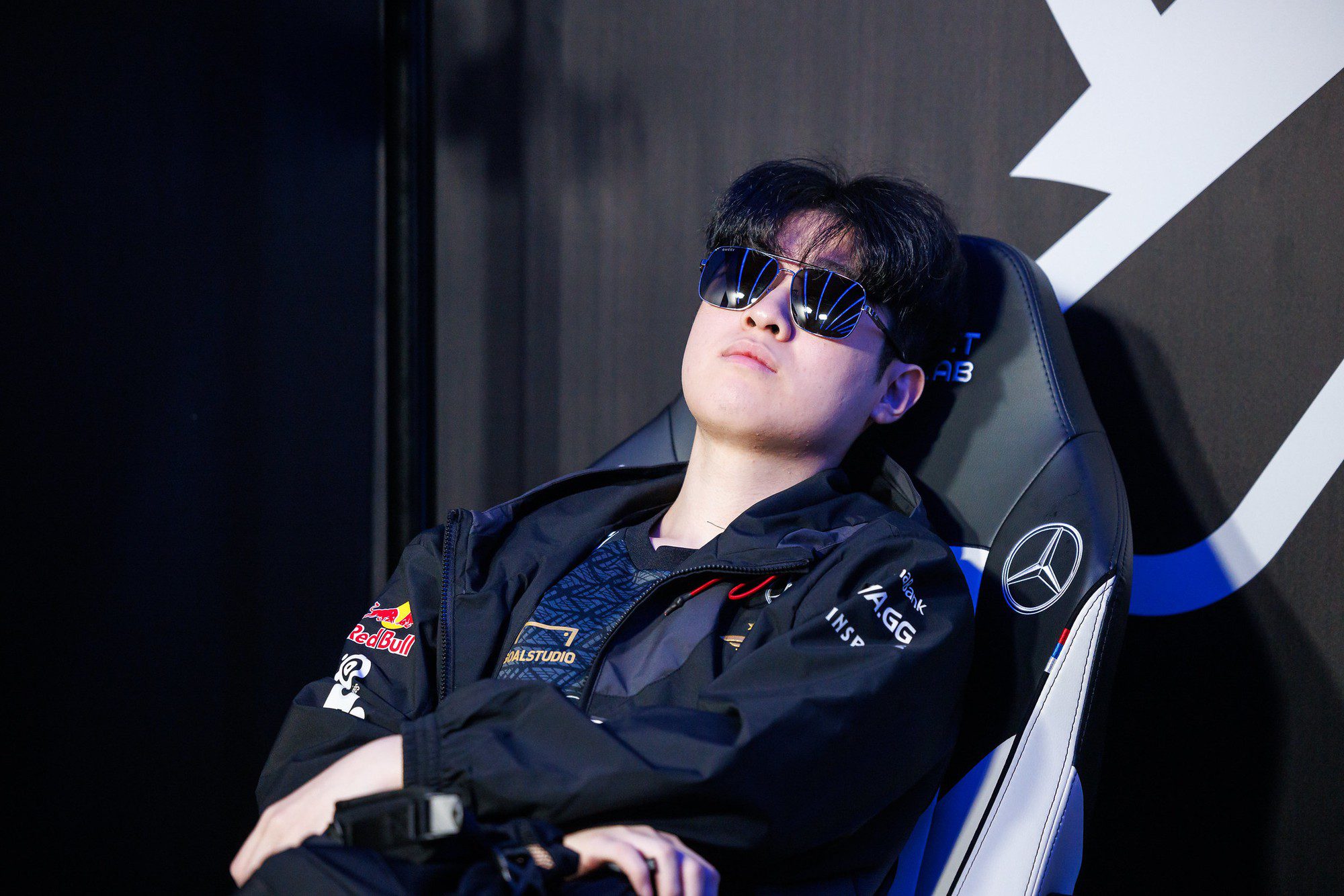 T1 easily surpasses LNG with outstanding performances from all 5 members