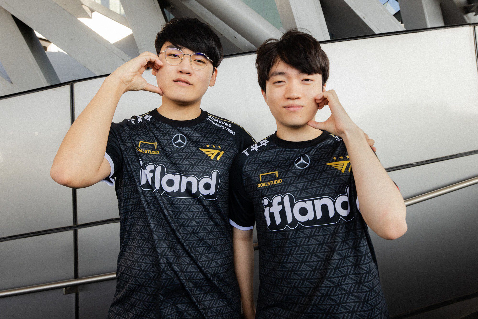T1 usually has a high win rate on Red side thanks to the wide champion pool of their bot lane