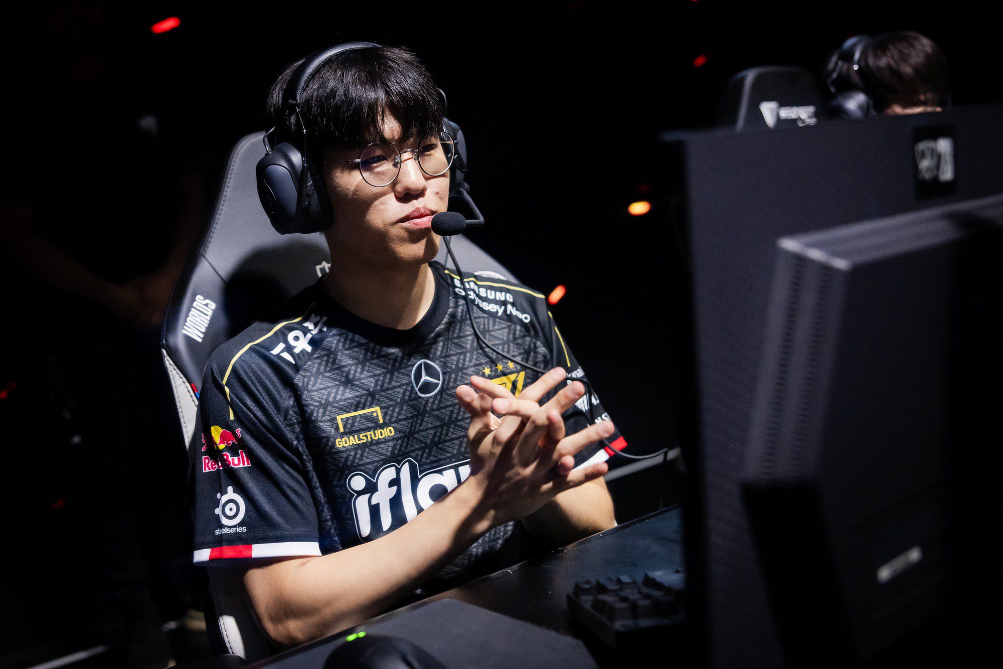 Oner completely outperformed Tarzan in the matchup