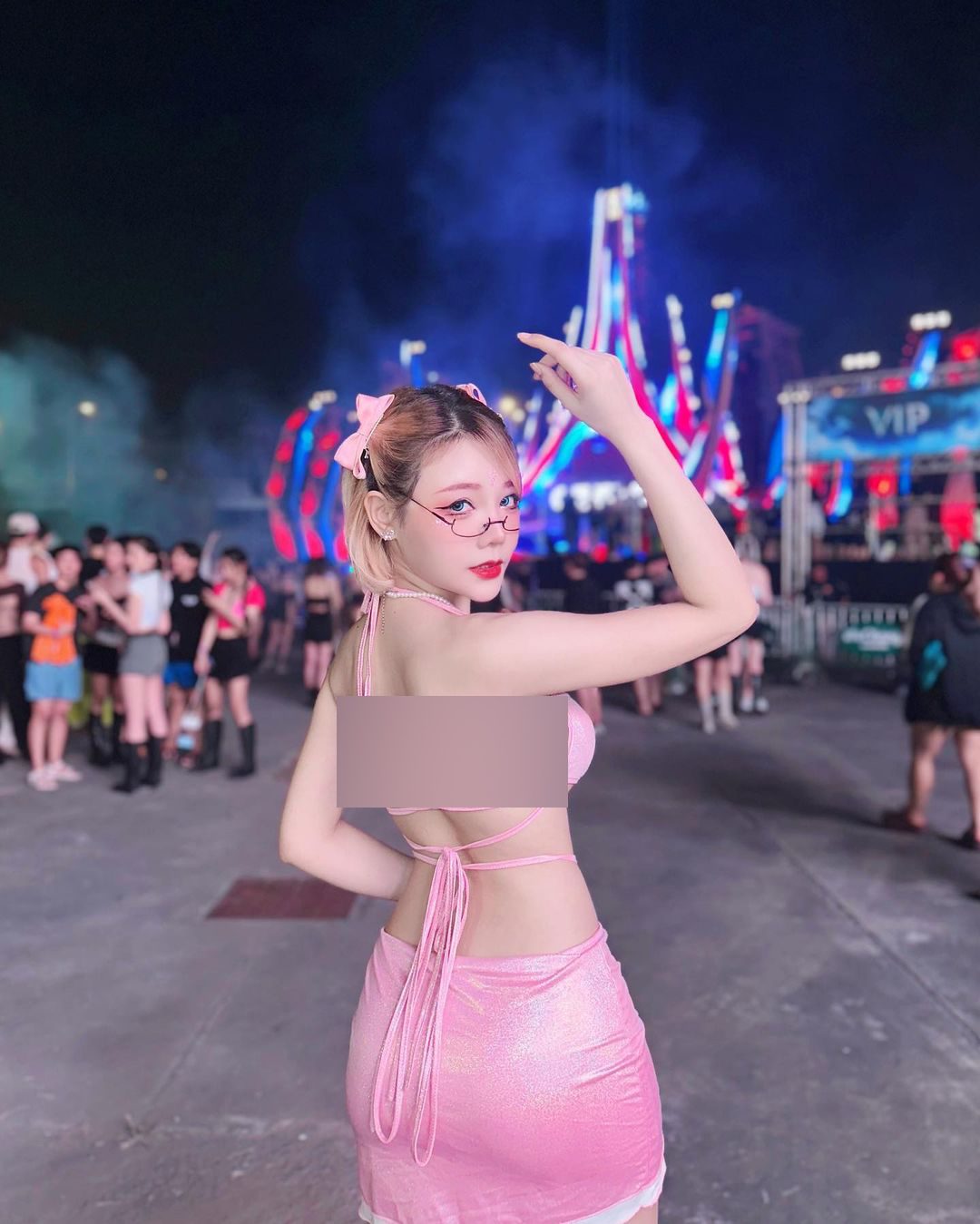 But this girl is named Namza Fukada and the photo was taken at Waterzonic Festival in Thailand