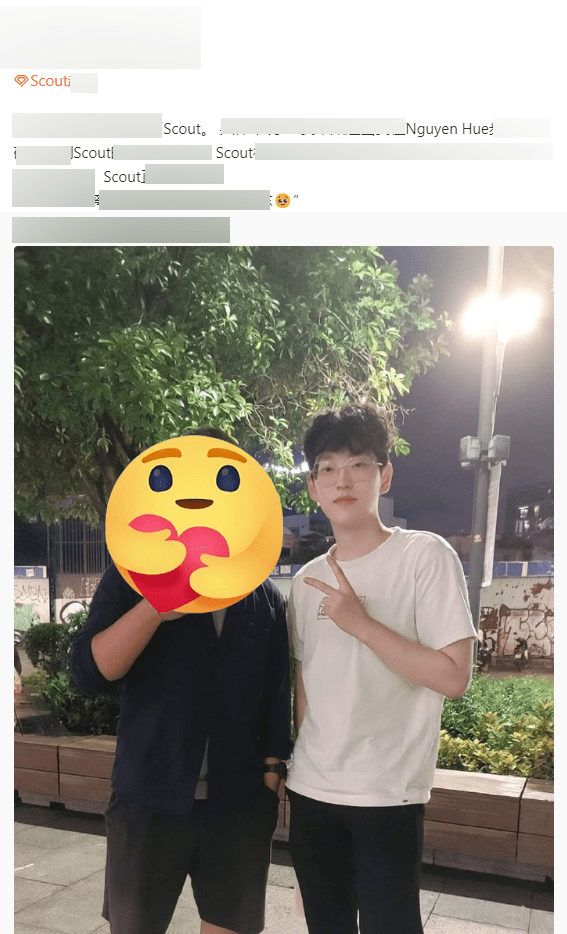 A male fan met Scout at Nguyen Hue Walking Street on the evening of November 25