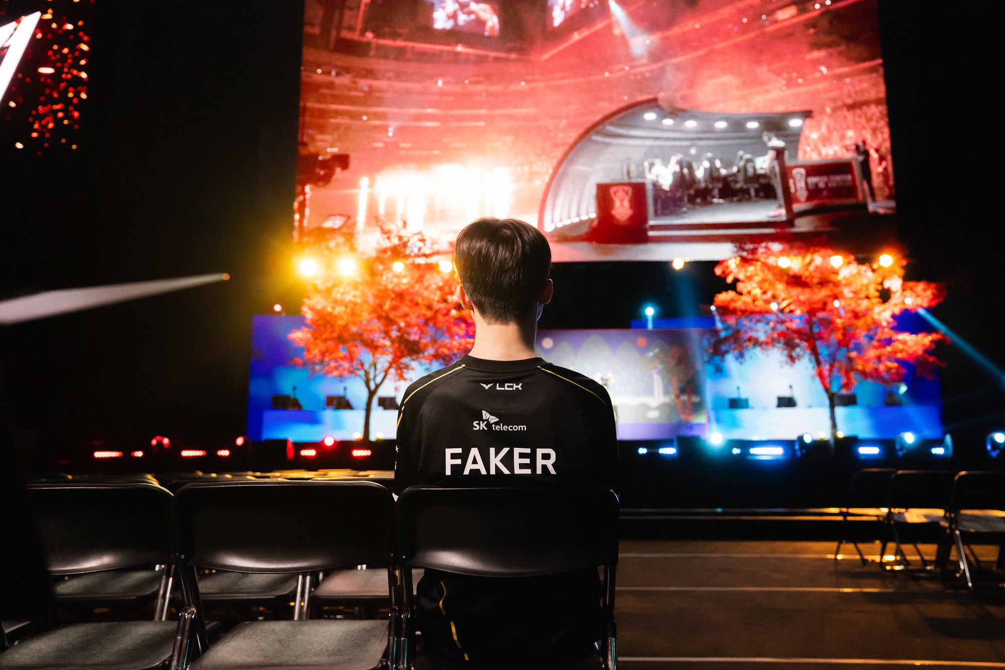 T1 boasts Faker, who is one of the best current team captains in the League of Legends scene