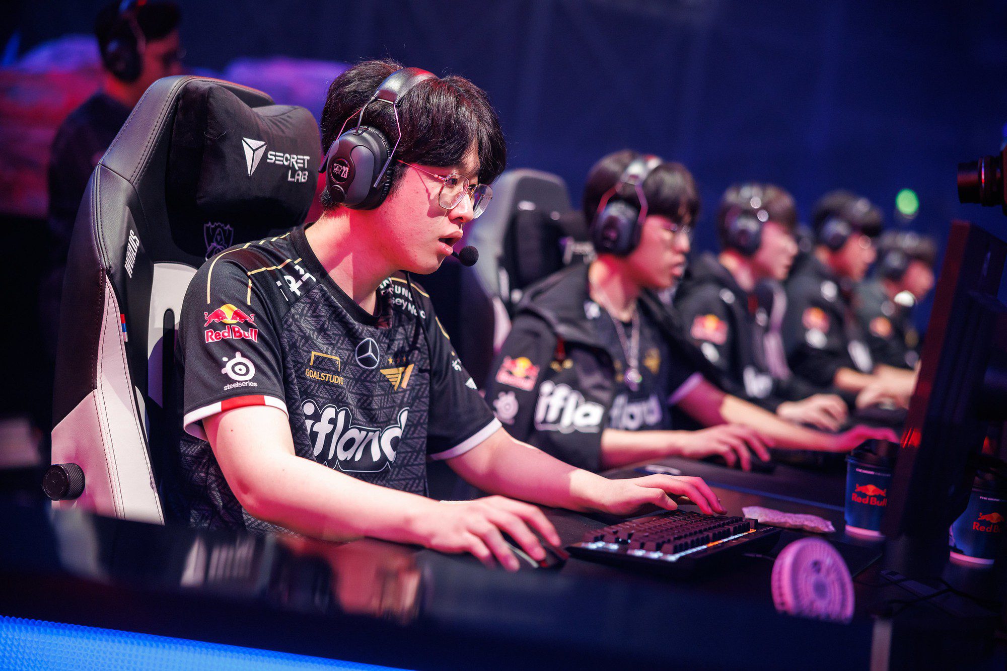 Perhaps the players themselves understand that achieving all glory makes new challenges more appealing and T1 doesn't want to be too constrained