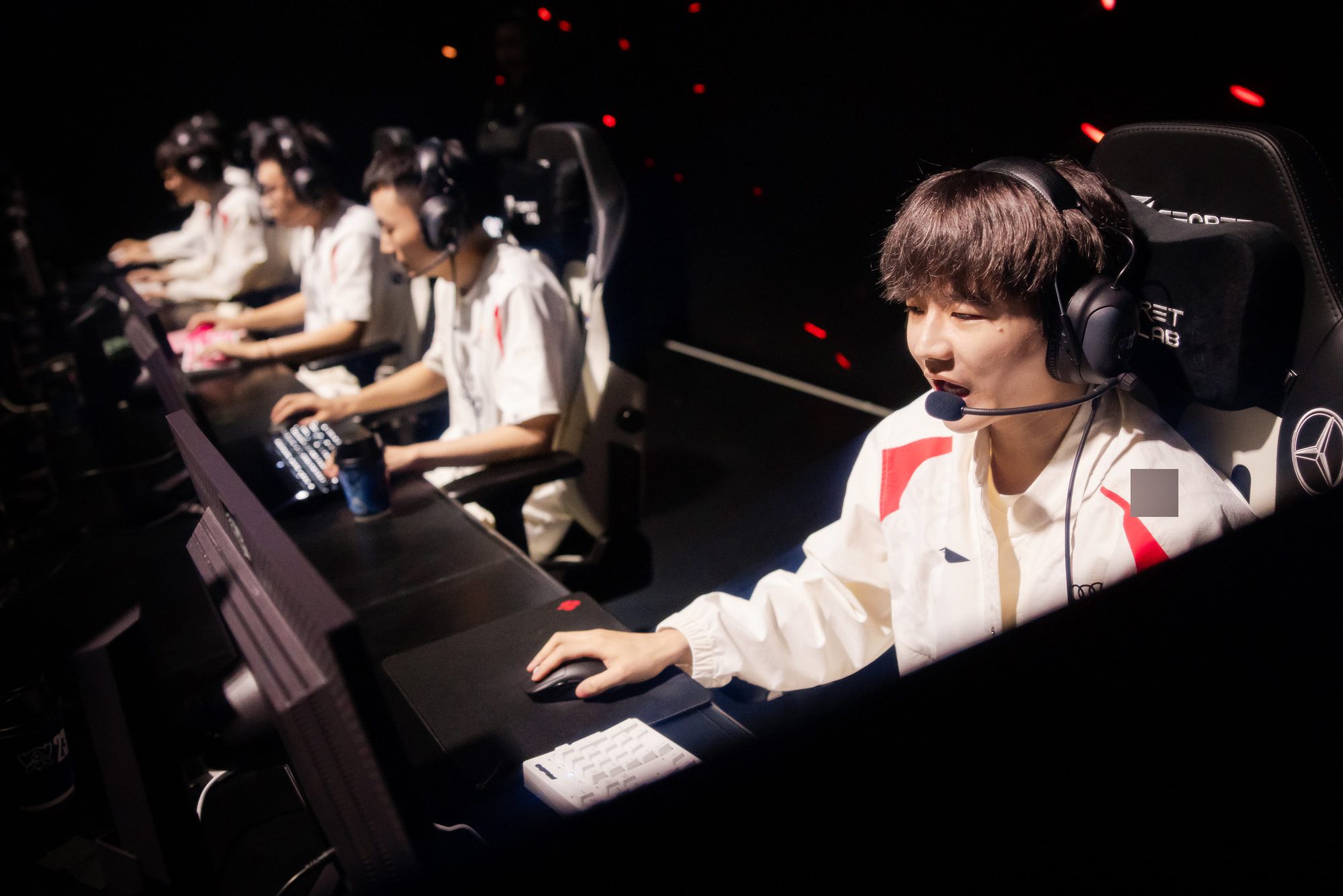 WBG's Bot Lane is also not performing well