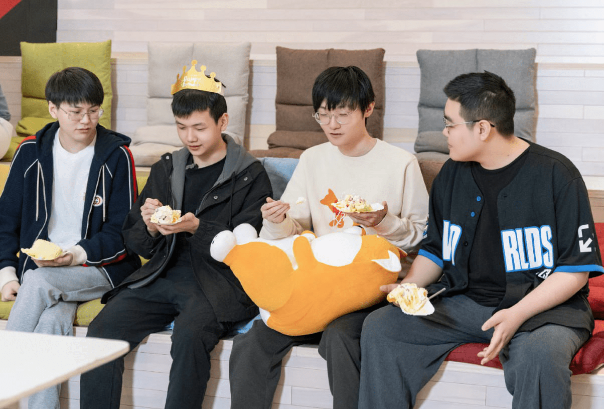 TES's roster is said to have the highest value in the LPL region