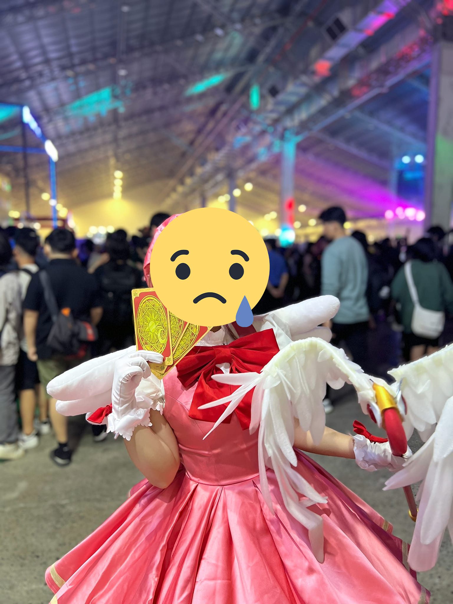 A recent drama involving a female streamer and cosplayer in the DOTA 2 community is attracting attention