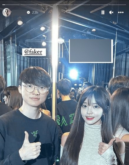 The female streamer was extremely happy to meet Faker and have him remember her name