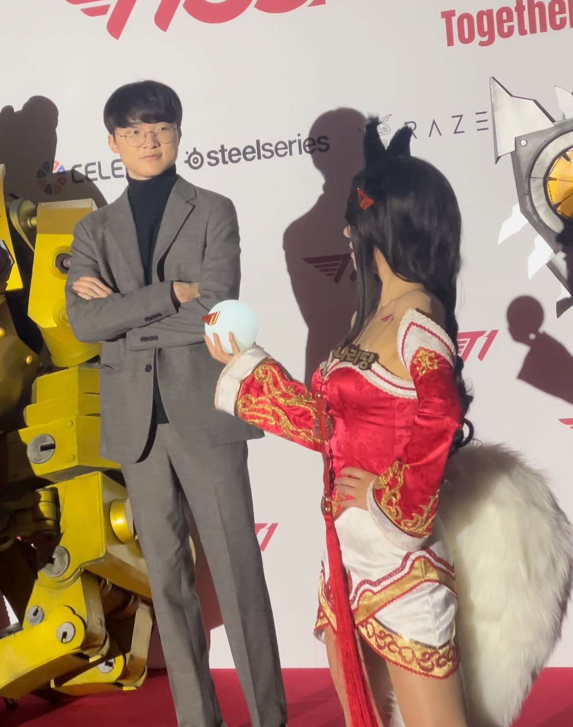 T1 fans still hold out hope for the Worlds Ahri skin