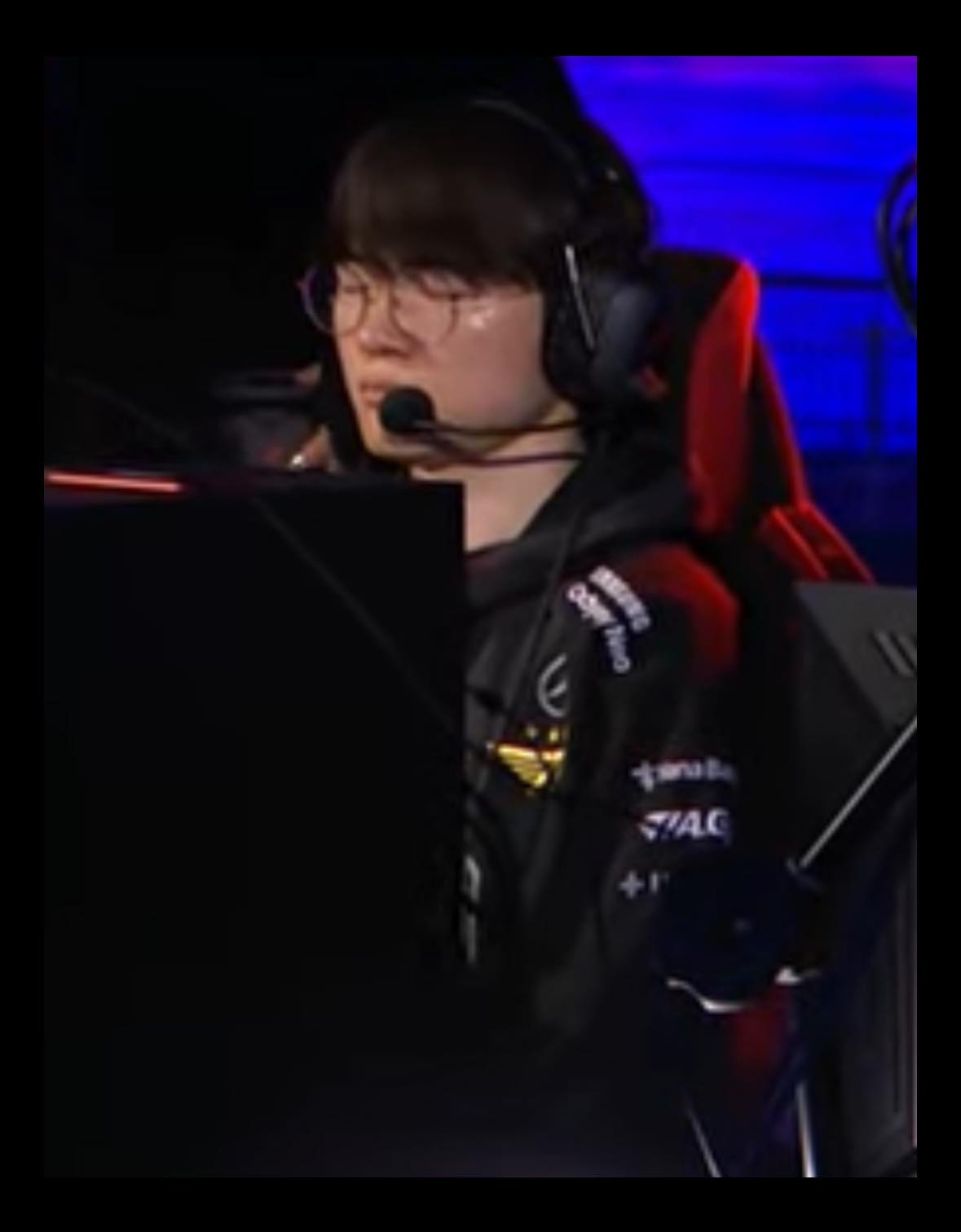 Faker is professional but even he cannot withstand exhaustion