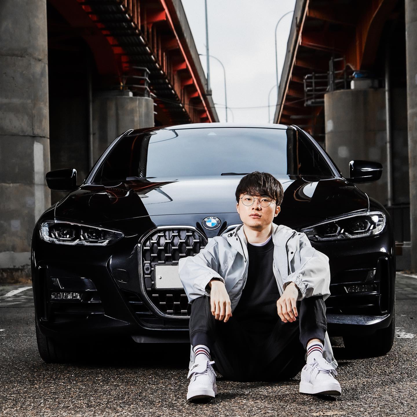 Faker promoting BMW