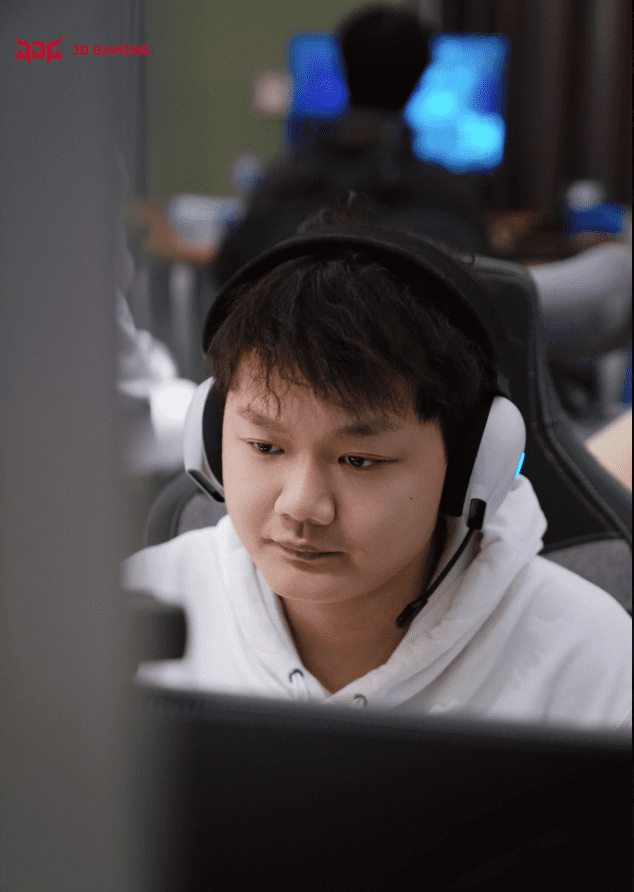 Yagao needs to minimize such mistakes