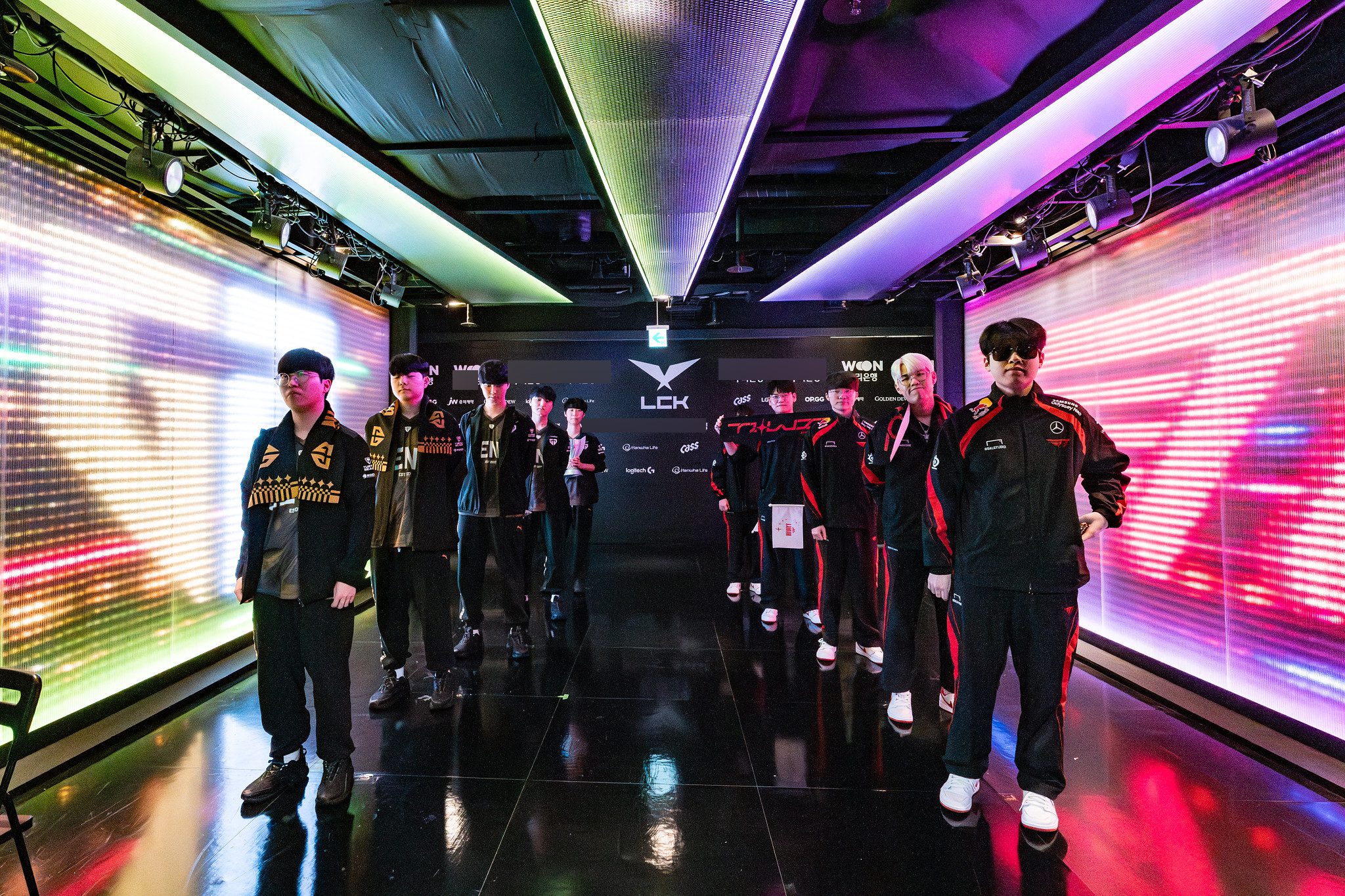 The Super Classic match between Gen.G and T1 on the opening day of LCK Spring 2024