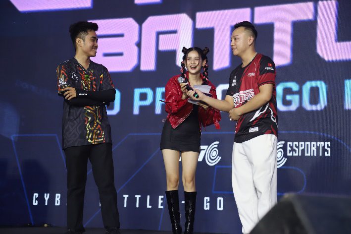 Captain Duy Kent (far right, wearing a red shirt)