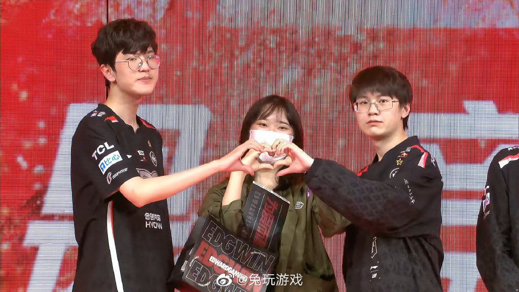 EDG is on a downward spiral, and Meiko has just left the team.