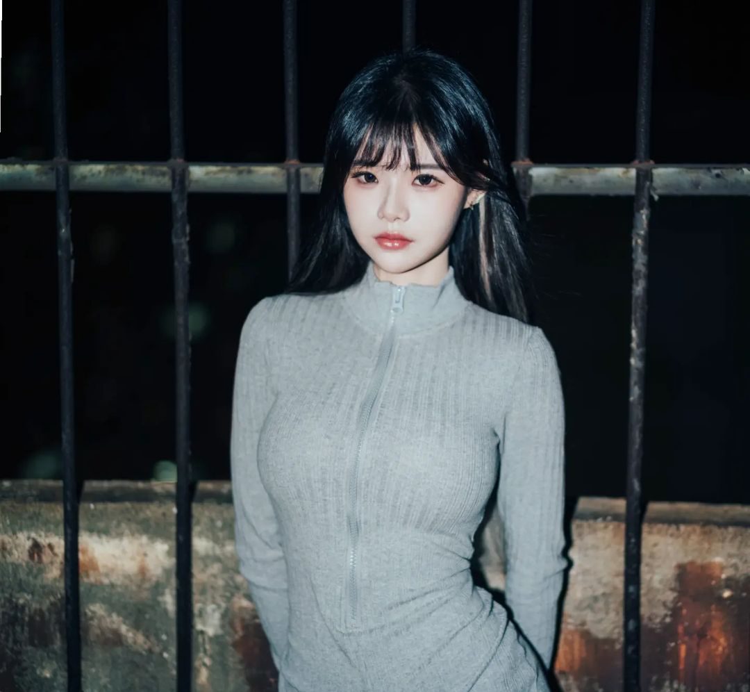 Her name is Iris, from Hong Kong