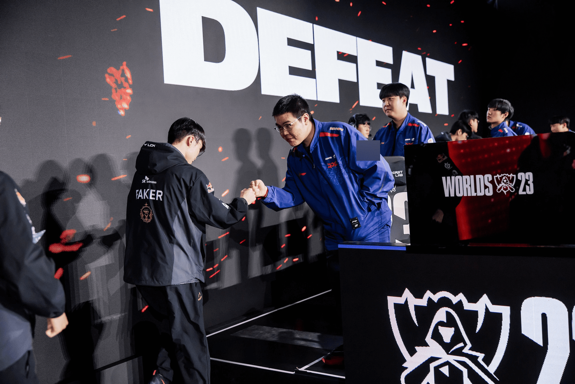Despite facing many difficulties to overcome JDG, T1 had a fairly even match-up across all lanes
