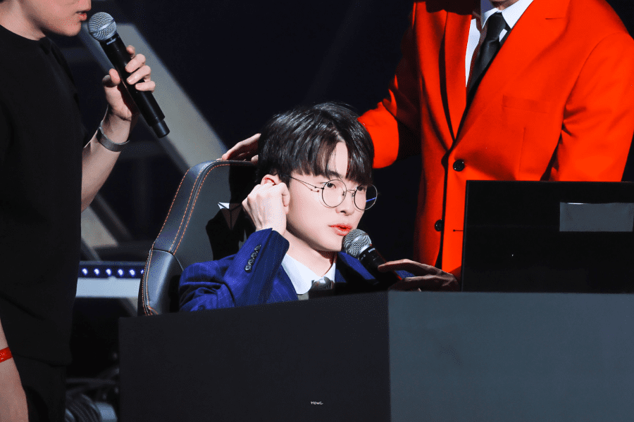 A few days ago, Faker announced he suffered from severe food poisoning