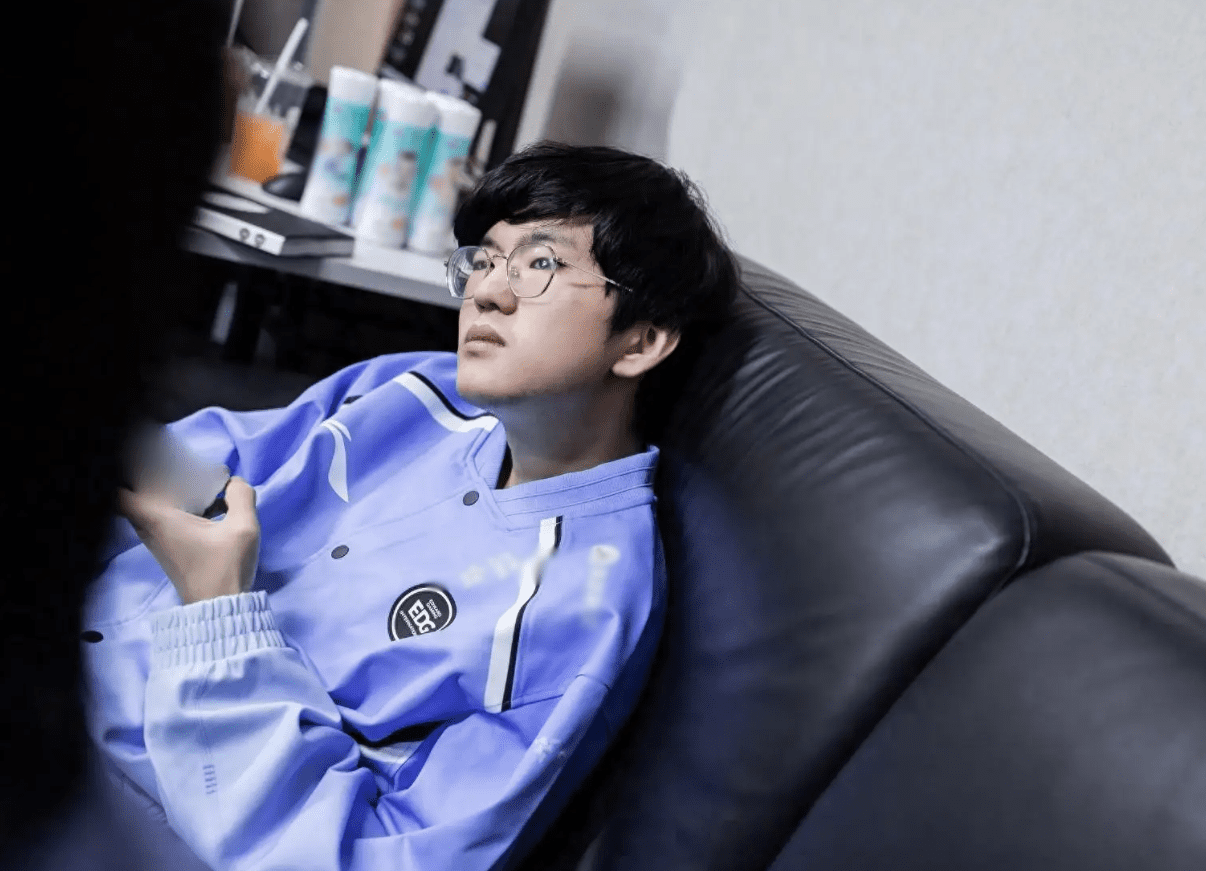 JieJie is the last remaining member from the 2021 Worlds championship roster still with EDG