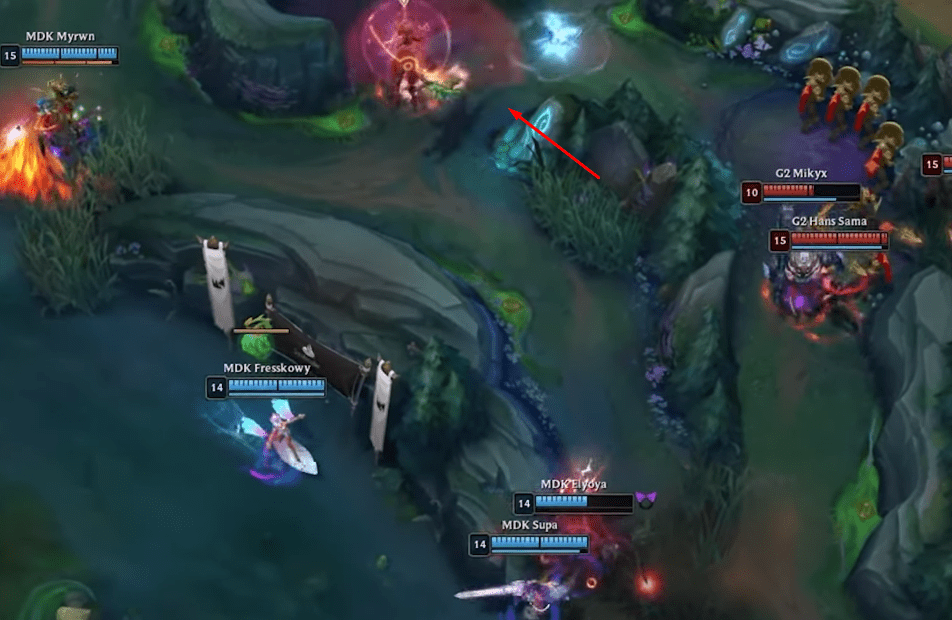 Just seconds later, it was G2's turn to use that explosive nut to chase the opponents